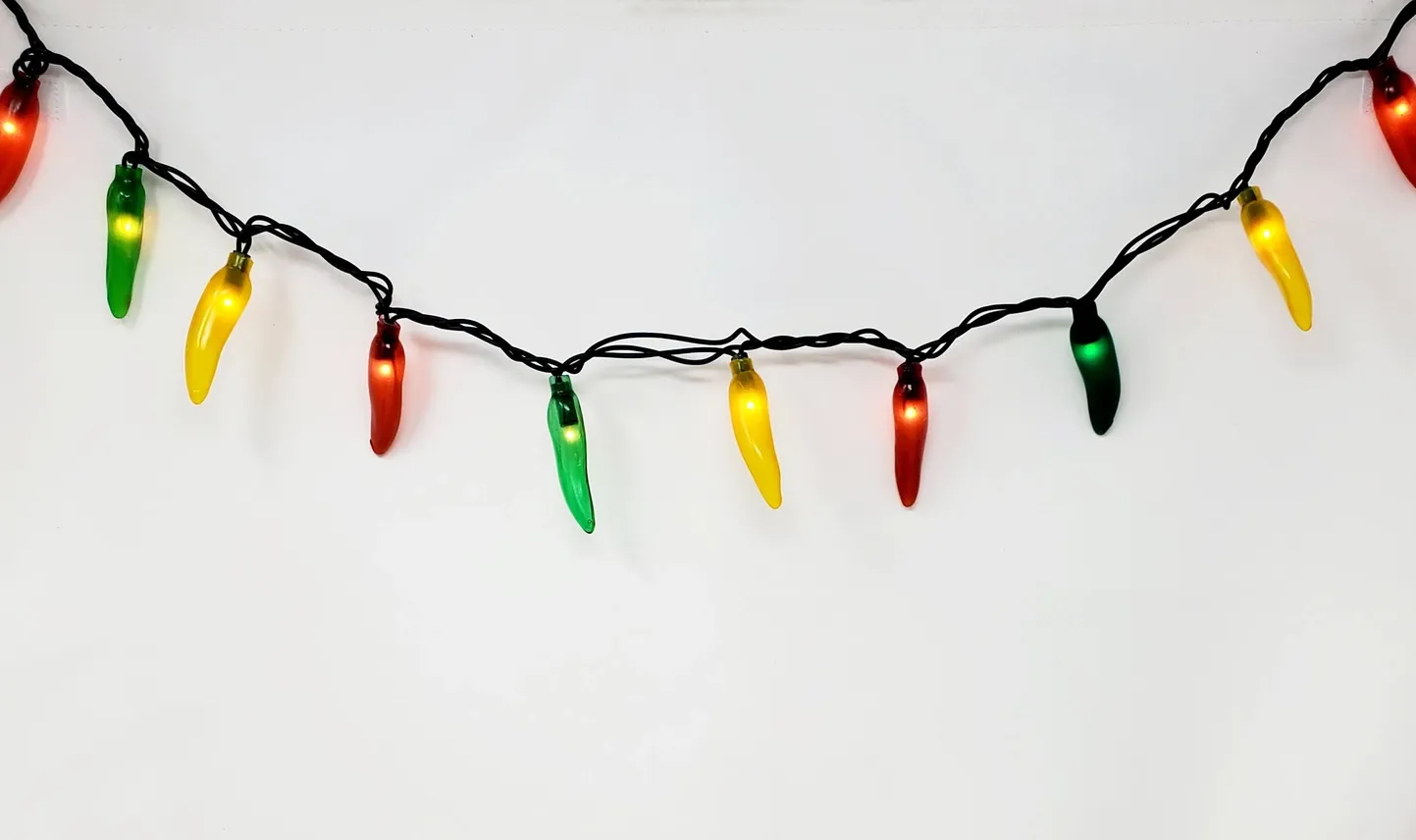 Lighted Chile Pepper Strand