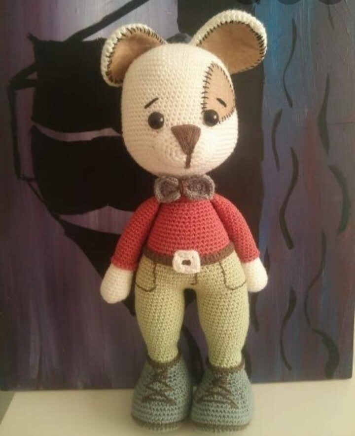 OYUNSEPETİ  Amigurumi örgü  RESSAM KÖPEK 35 cm
ORGANİK OYUN VE UYKU ARKADAŞI