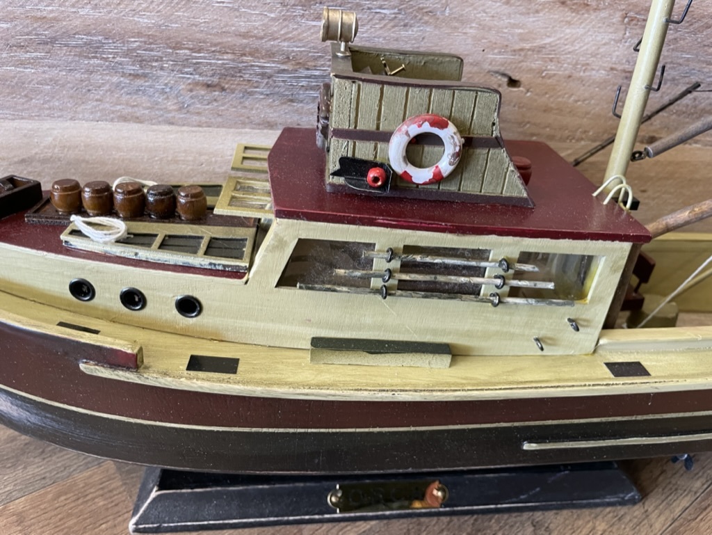 JAWS Orca Wood model Fishing Boat 19 x 9 x 6