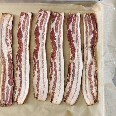 Bacon Kunzler 16-18 Count Original Hardwood Smoked Sliced Bacon 10 lb case 2/5lb per
