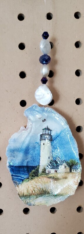 Lighthouse oyster shell with beads