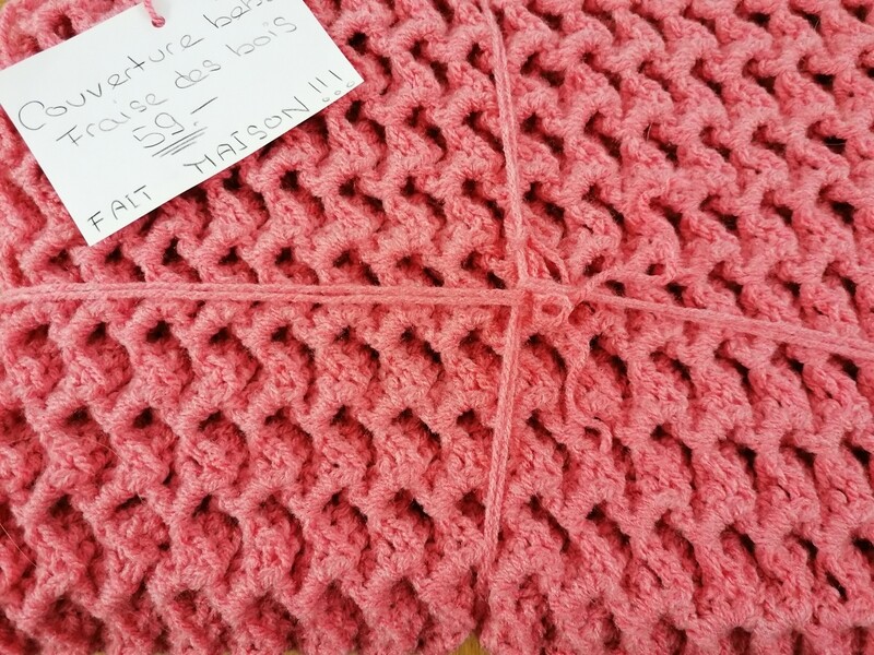 Petite couverture couleur Fraisier blanc FAIT MAISON !!!