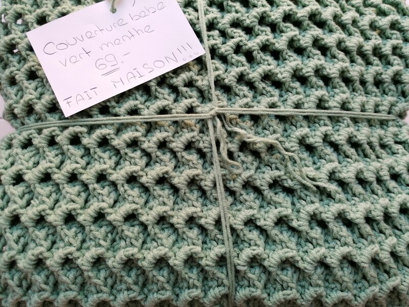 Petite couverture  couleur Vert Menthe FAIT MAISON!!!