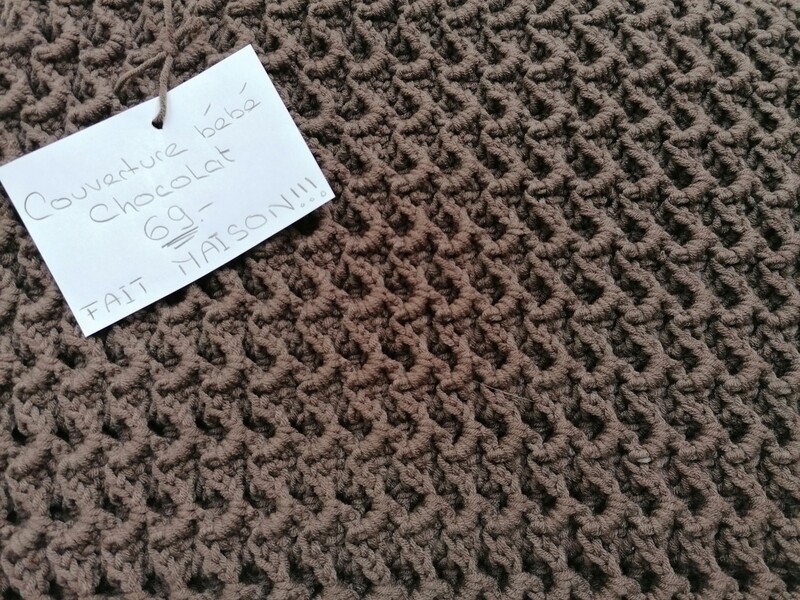 Petite couverture  couleur Chocolat, FAIT MAISON!