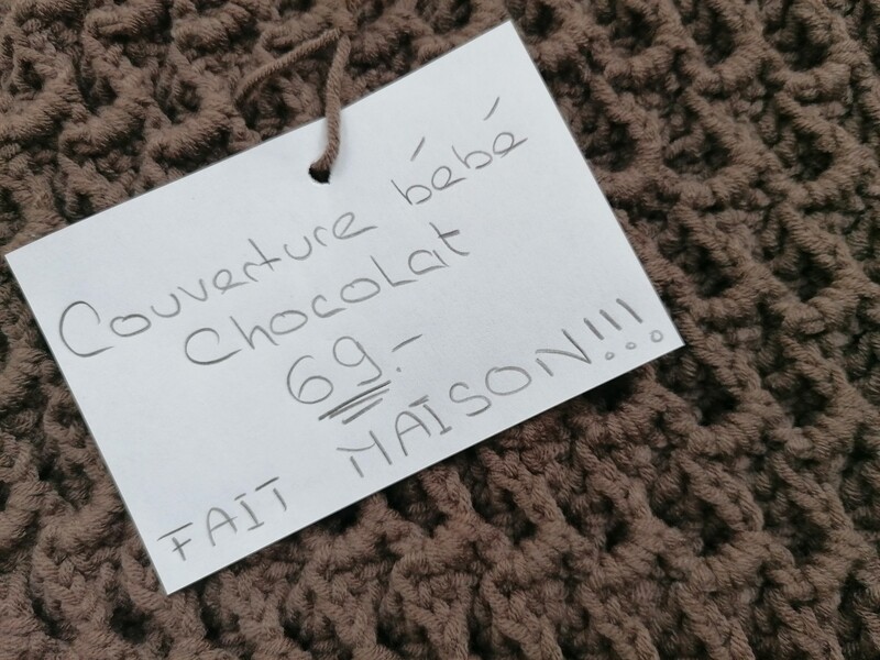 Petite couverture  couleur Chocolat, FAIT MAISON!