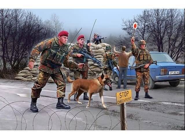 REVELL 1/72 02522 GERMAN CRISIS REACTION FORCE,militaire plastique