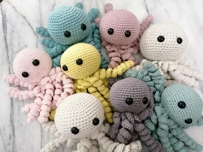 Doudou Pieuvre couleur Jaune Paille, avec hochet, FAIT MAISON!!!
