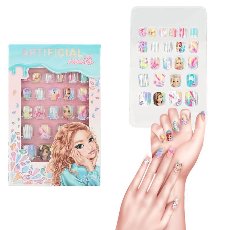 Top Model faux ongles pour un look tendance
