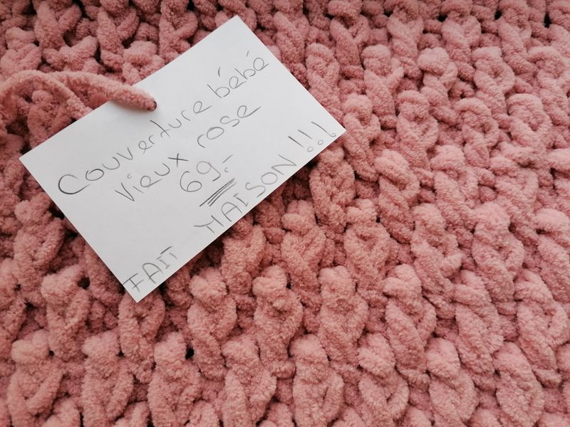 Petite couverture  couleur Vieux Rose, FAIT MAISON!!!