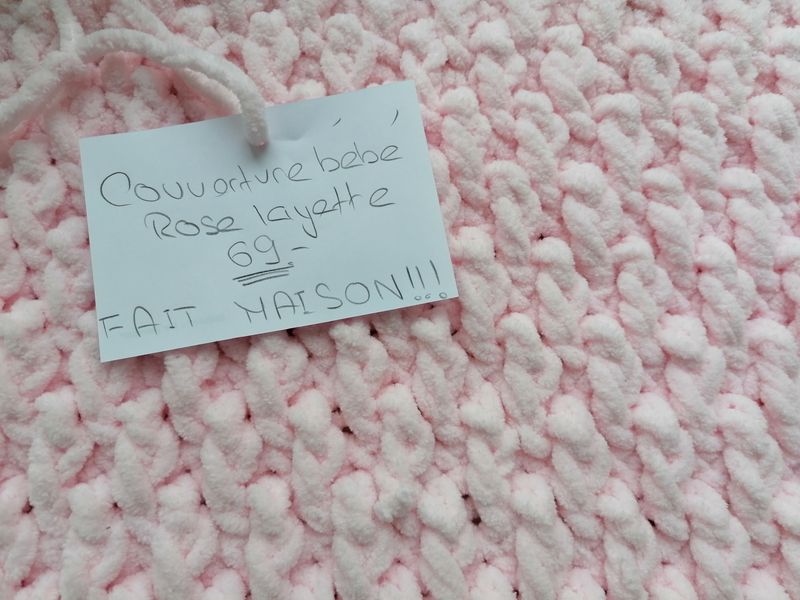 Petite couverture couleur Rose Layette, FAIT MAISON!!!