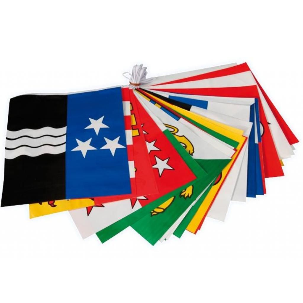 Guirlande de drapeaux avec les armoiries des cantons suisses, pour le 1er août Fête nationale