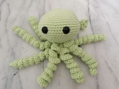 Doudou Pieuvre couleur vert anis, avec hochet. FAIT MAISON!!!