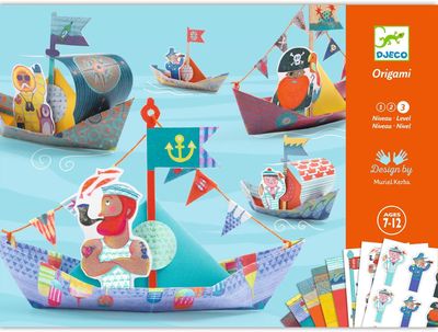Djeco Kit Origami Bateaux sur l&#39;eau - 7 à 12 Ans - Résiste à l&#39;eau - Activité Créative Pliage Papier - Développe la Motricité Fine - 15 Feuilles en Papier Plastifié