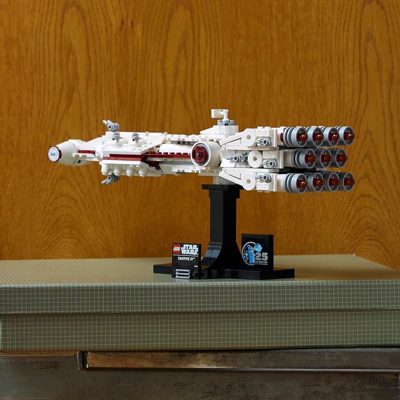LEGO Star Wars Tantive IV, Vaisseau Spatial à Collectionner