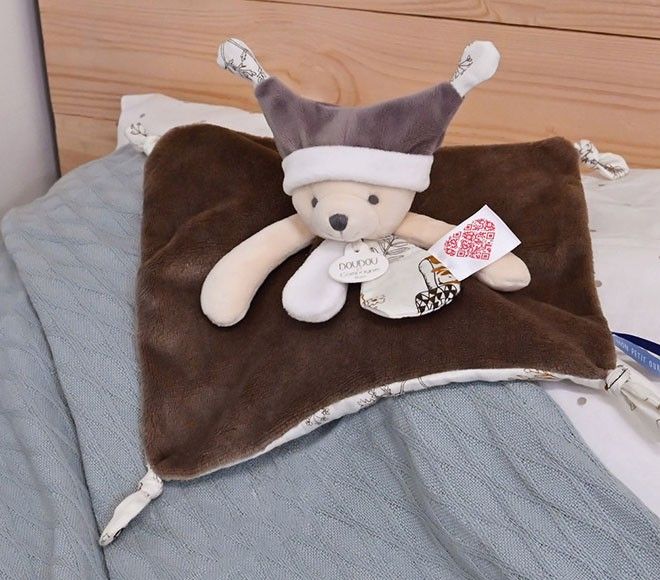 Doudou ours marron, 1 doudou 3 histoires