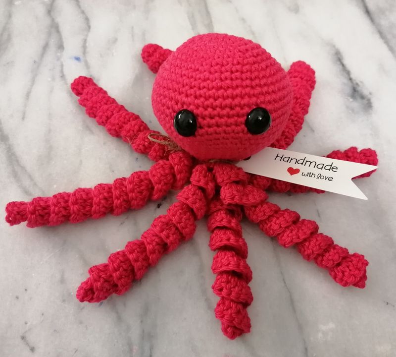Doudou Pieuvre couleur rouge corail, avec hochet, FAIT MAISON!!!