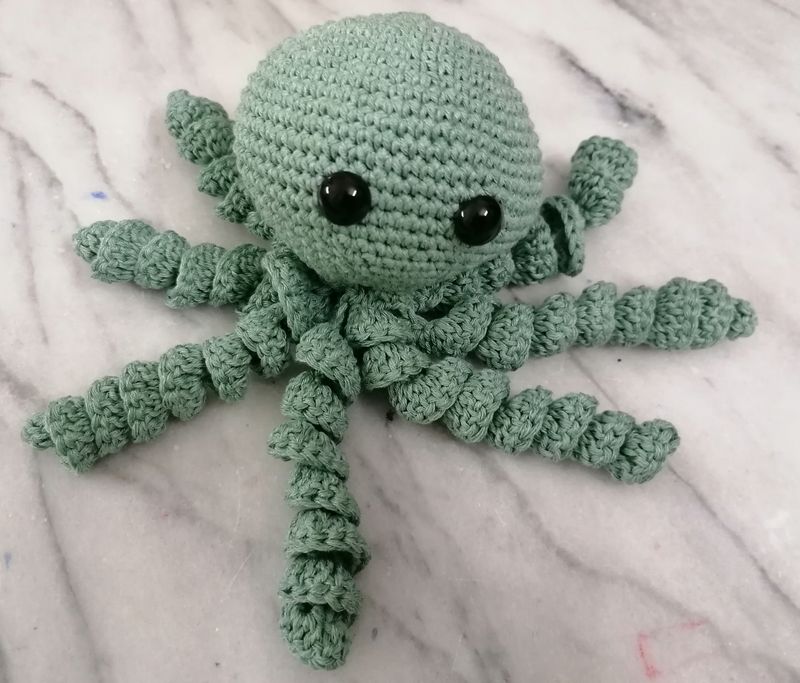 Doudou Pieuvre, couleur vert bambou, avec hochet FAIT MAISON!!!