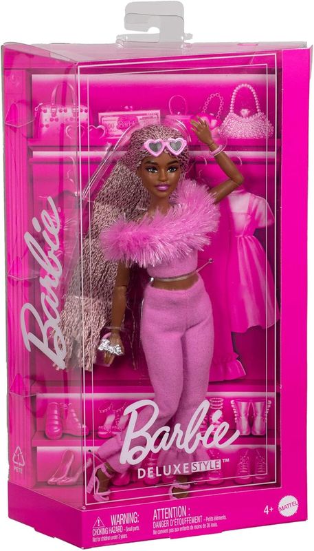 Barbie Deluxe Style Poupée en Tenue Tendance Barbiecore, Tresses Brunes et Roses, Ensemble Haut à Encolure en Fausse Fourrure, Pantalon en Tissu et Accessoires Fantaisie