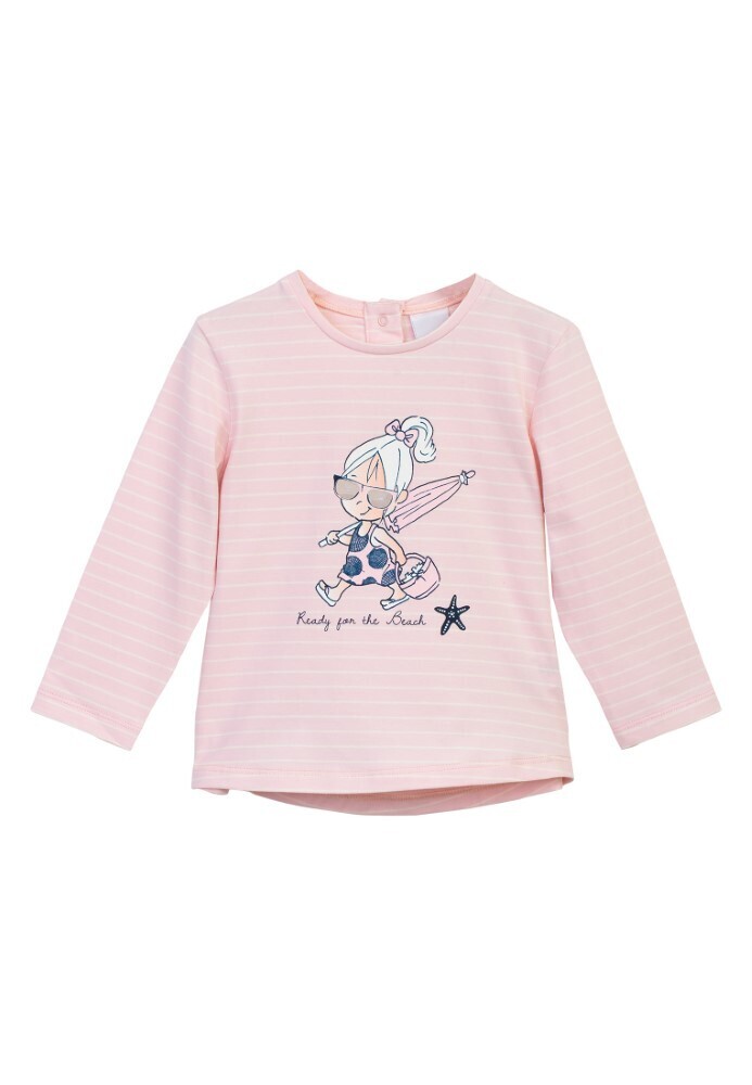 Pull rose pâle avec fille à lunette et parasol