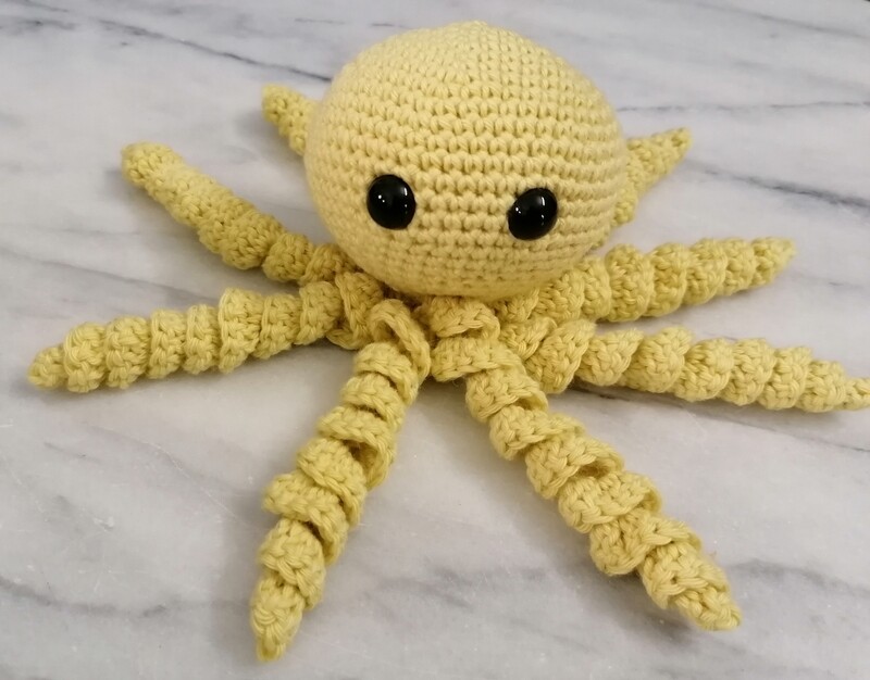 Doudou Pieuvre couleur Jaune Paille, avec hochet, FAIT MAISON!!!