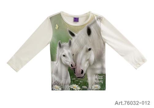 Pull blanc en coton avec maman cheval et son poulain blanc