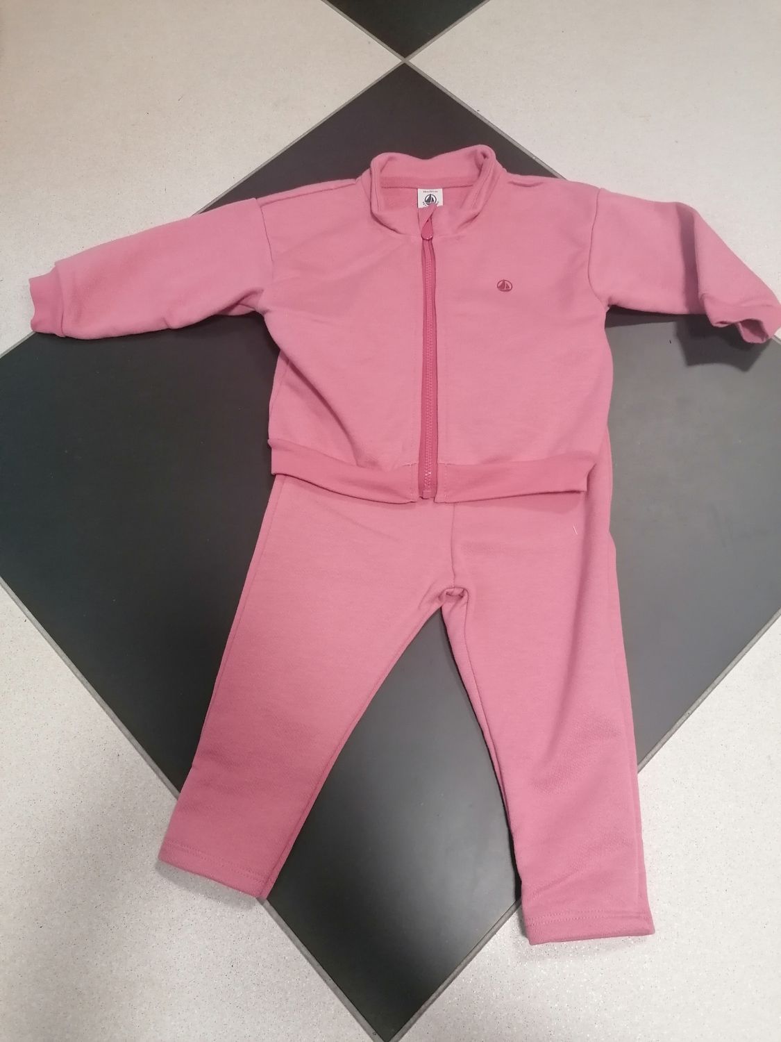 Petit Bateau Ensemble Pull jaquette et pantalon jogging couleur rose new cheek