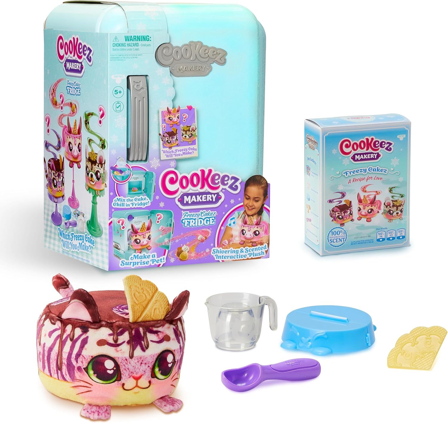 Cookeez Makery Freezy Cakez. Prépare et décore Un gâteau en Peluche Tout Doux ! Place Ton mélange dans Le frigo : Une Peluche parfumée, frissonnante et Interactive apparaîtra.
