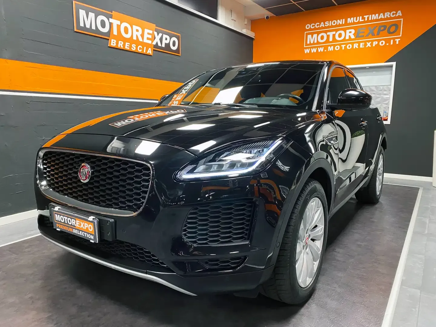 Jaguar E-Pace 2.0d i4 180Cv Automatica SE AWD 4x4 Pelle-Led-HUD Jaguar E-Pace 2.0d i4 180Cv Automatica SE AWD 4x4 Pelle-Led-HUD
