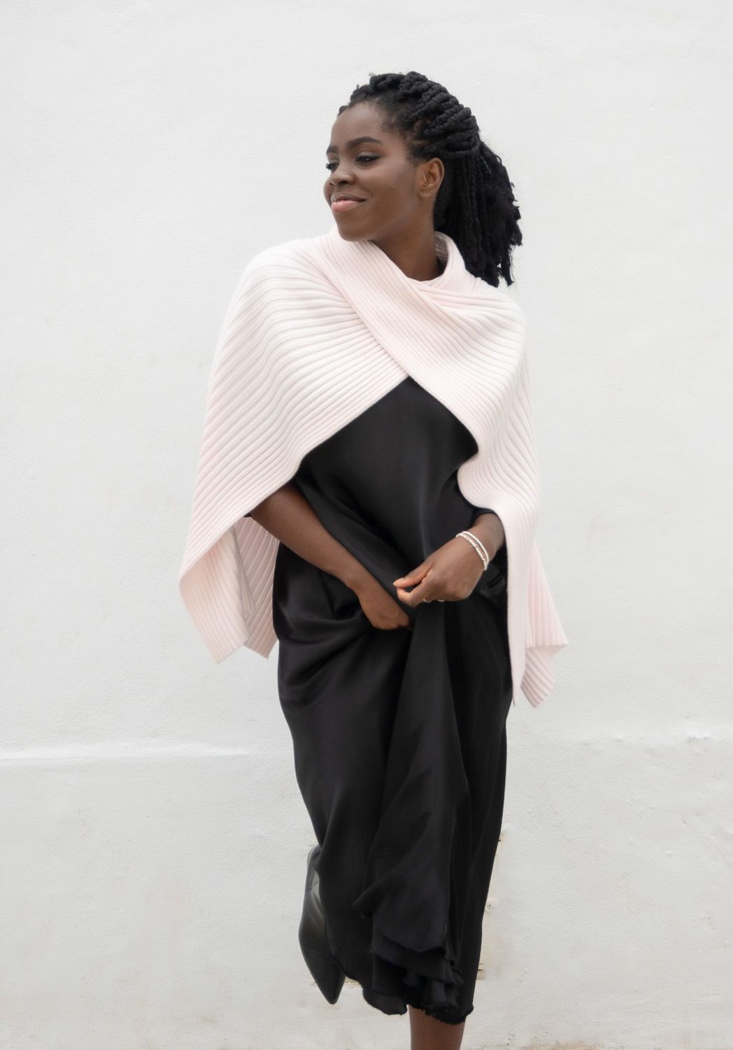 Knitted Poncho light rose