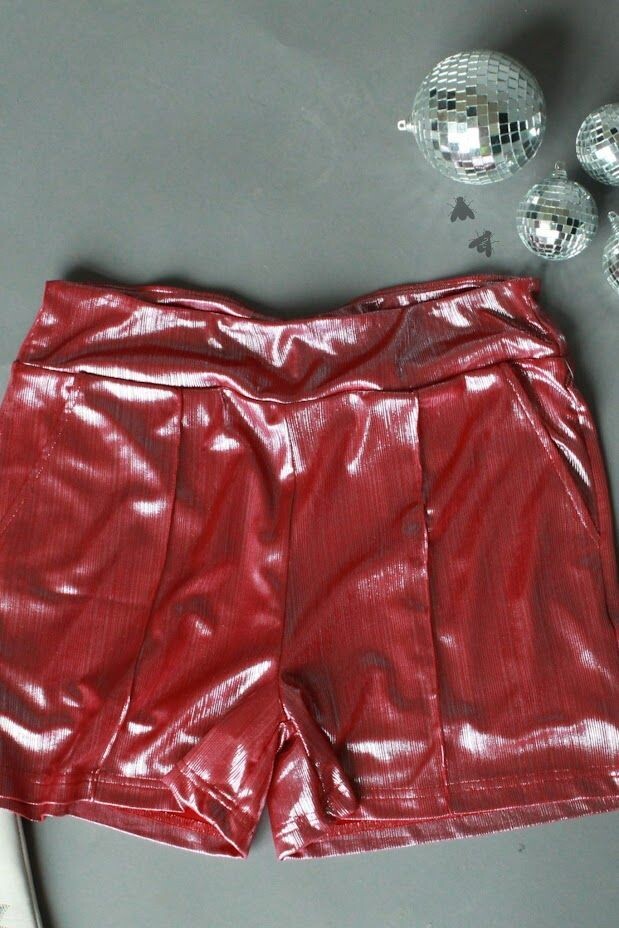​Shiney Shorts in Firecracker Red