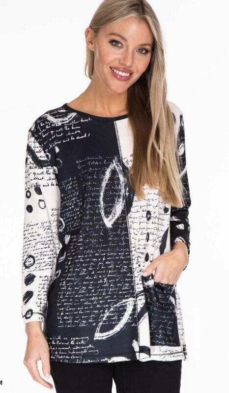 Abstract print, lightweight knit, ¾ sleeves top, 1 pocket. Multiples