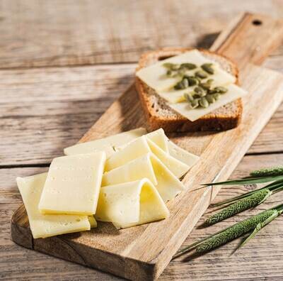 Сыр Монтазио молодой из коровьего молока 55%, Эко-ферма "Рябинки", 200 г