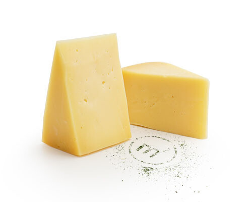 Сыр Монтазио из коровьего молока 50 %, Ферма М2, 200 г