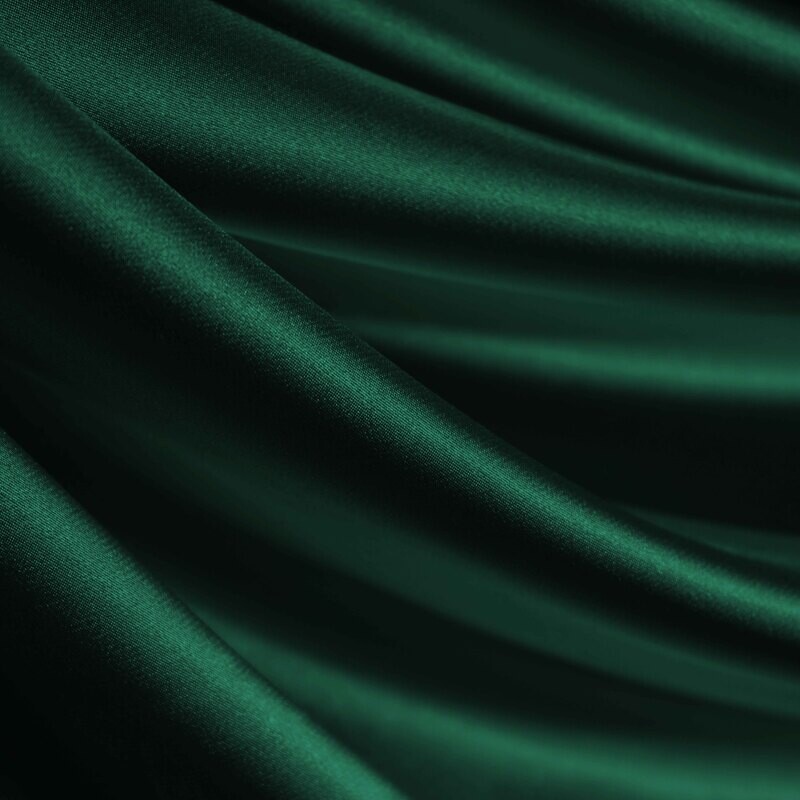 GREEN CURTAIN