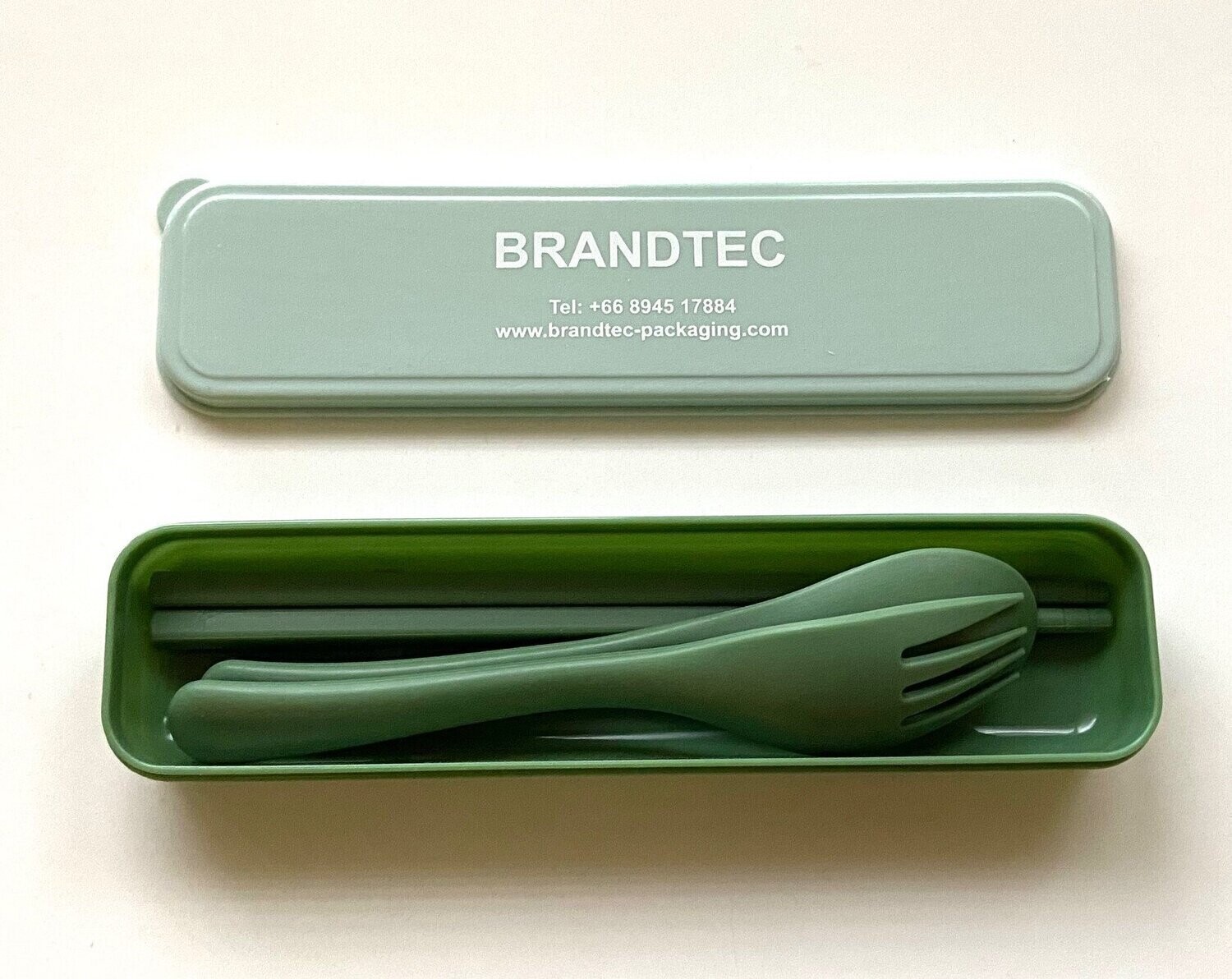 2-Tone Design Travel Cutlery Set, Color Option :: CE5572 (Army Green cum Light Green)