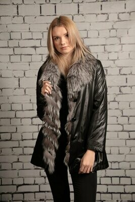 Stoffjacke mit Fellfutter