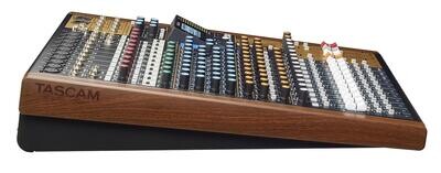 Tascam Model 16
(14-Channel Analogue Mixer With 16-Track Digital Recorder)