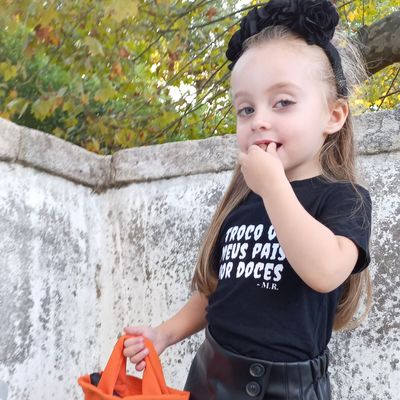 Sweatshirt/T-shirt "Troco os meus pais por doces"