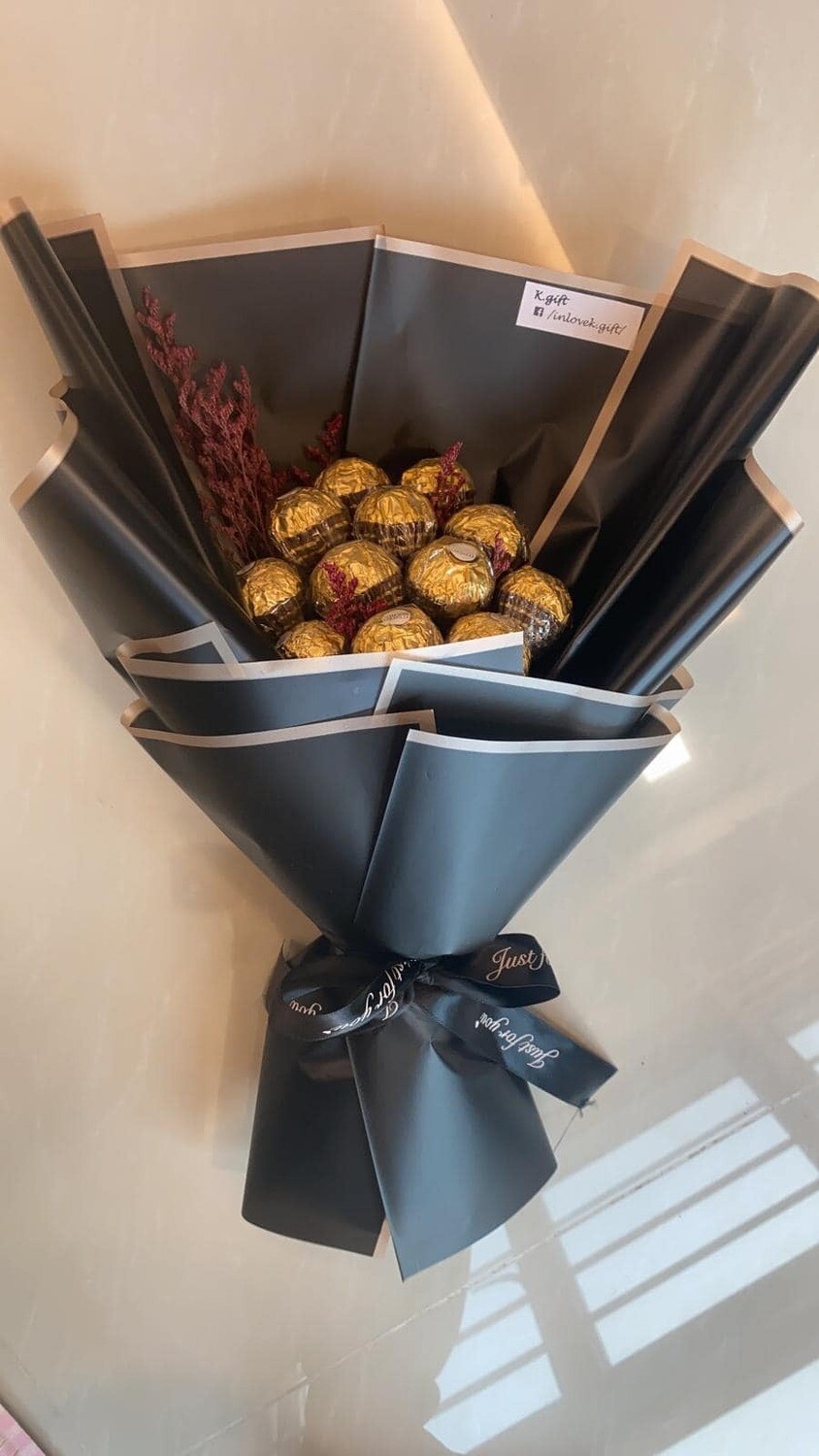 Ferrero Rocher Bouquet (Black)