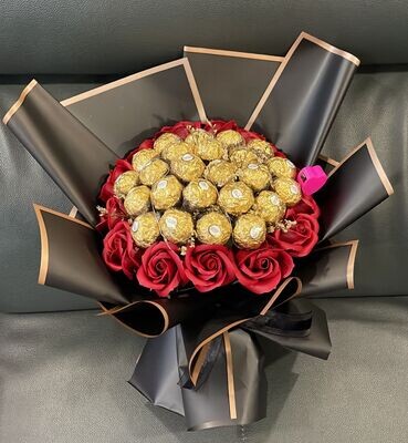 24pcs Ferrero rochers with soap roses bouquet
