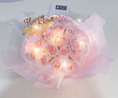 33 lovely pink rose bouquet (with lase)