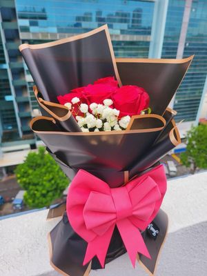 5 Stalks Fresh Roses bouquet