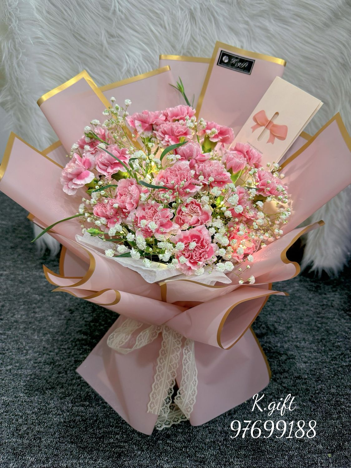 Fresh carnation with baby breath bouquet (M size)