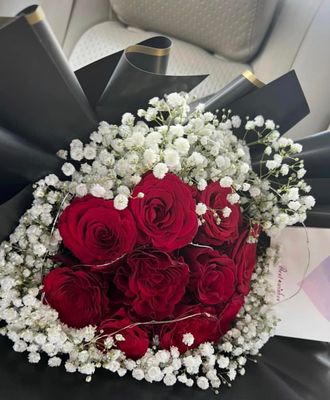 10 Stalks Fresh Roses with baby breath bouquet