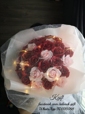40 Stalk Red + Pink Roses Bouquet with free mini crown