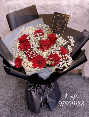 10 Stalks Fresh Roses with baby breath bouquet
