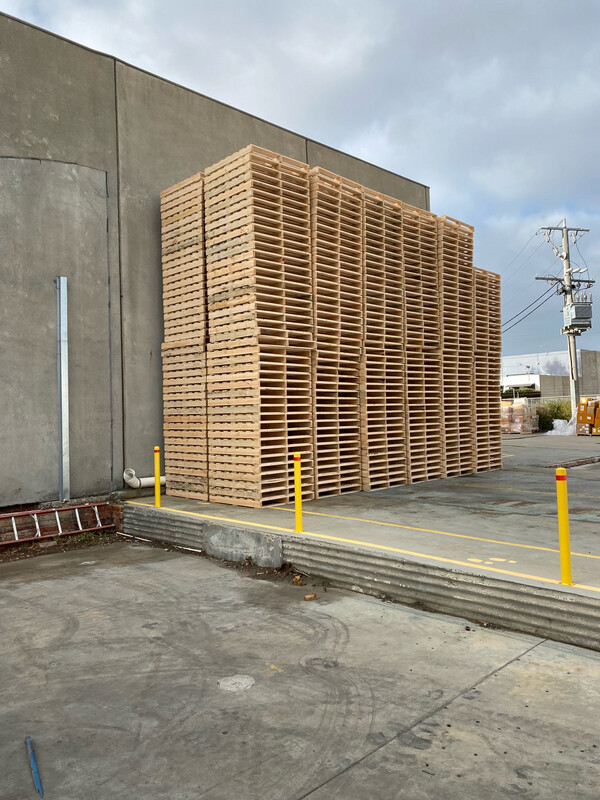 Brand New AUS STD Pallet. Starting At $24. Message For Quotes