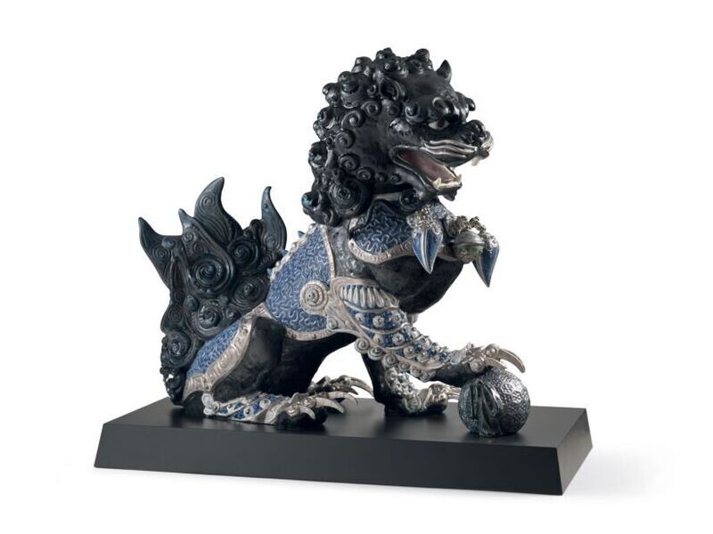 Lladro Guardian Lion Sculpture. Black. Limited Edition