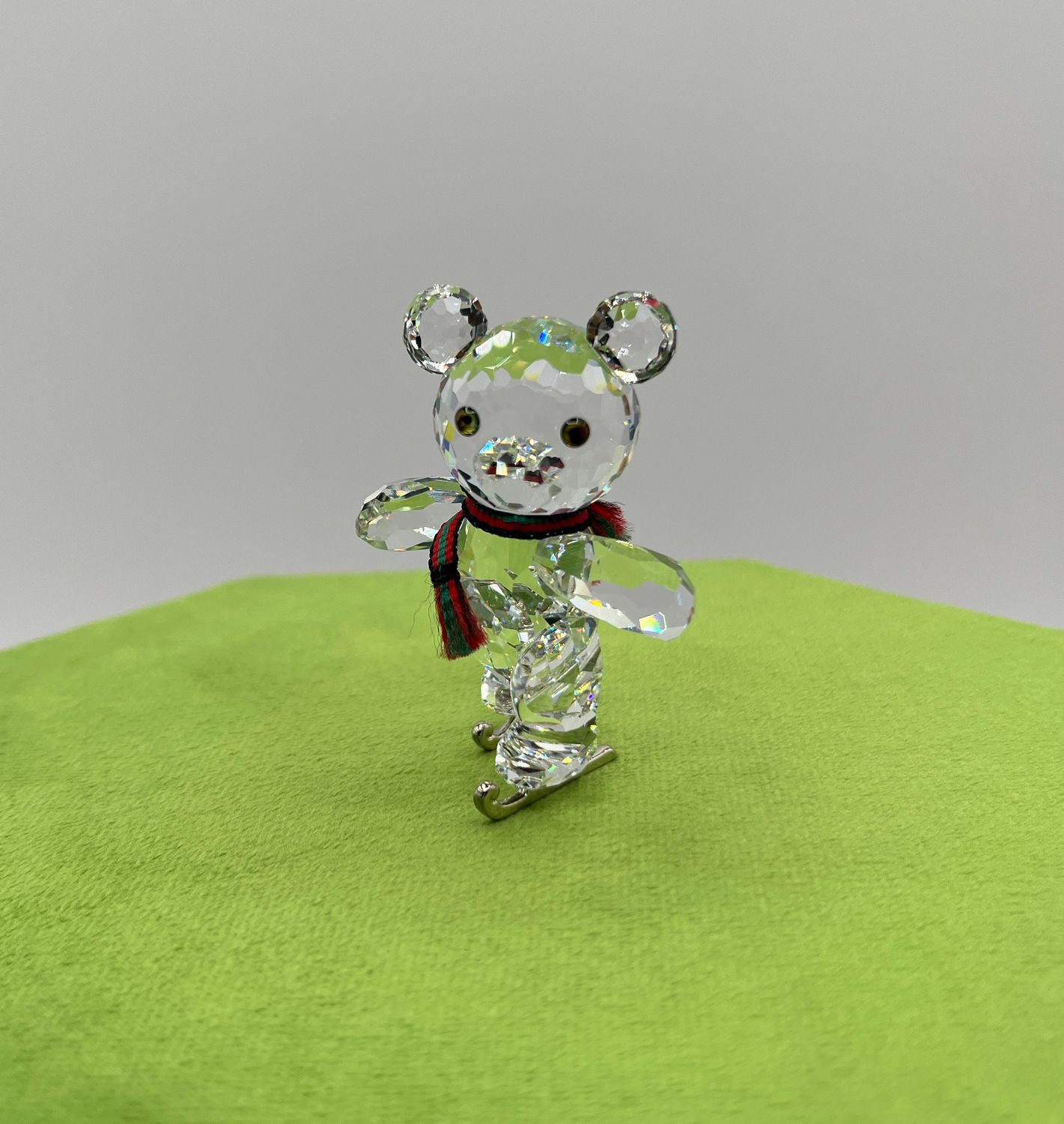 Swarovski Kris Bear Skating #193011 *First Edition*