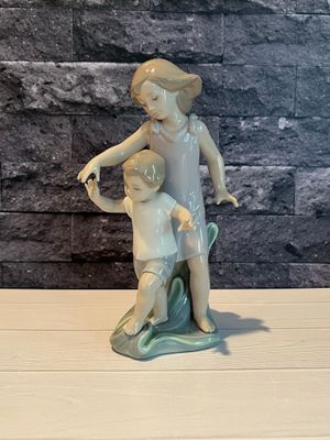 Lladro Let Me Help You #8214